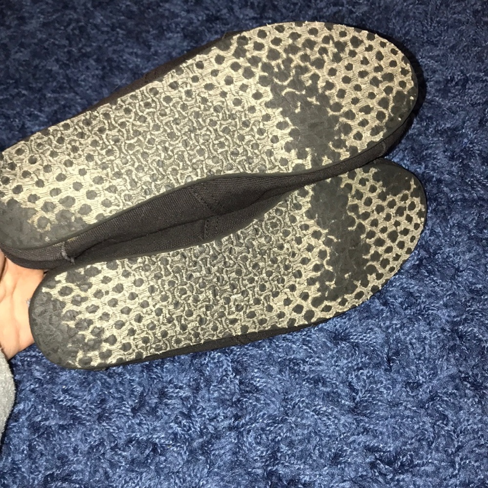 Toms - Picture 6 of 6